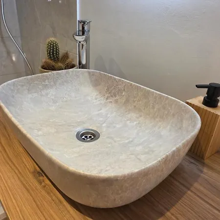 Lighthouse Center Гостевой дом 3*